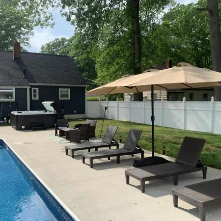 Villa Swim And Relax In Our Pool And Hot Tub And Recently Renovated